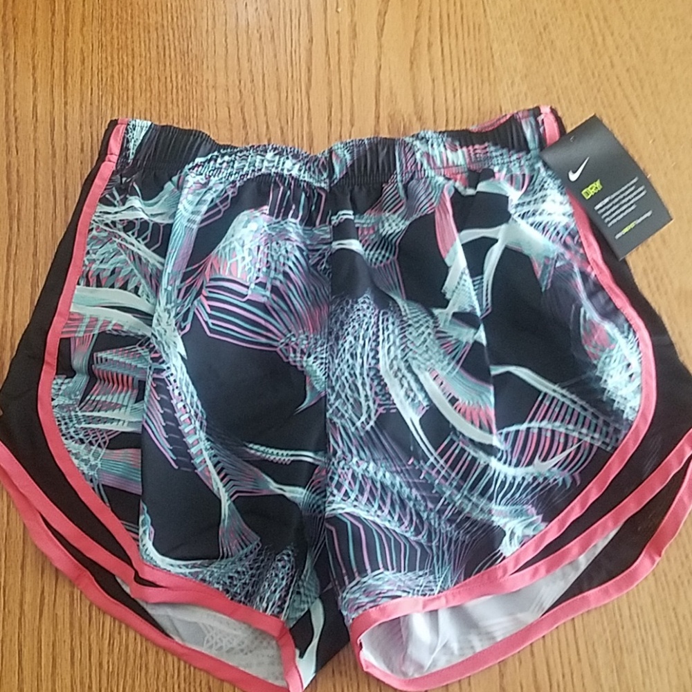 NWT Women's Nike tempo running shorts